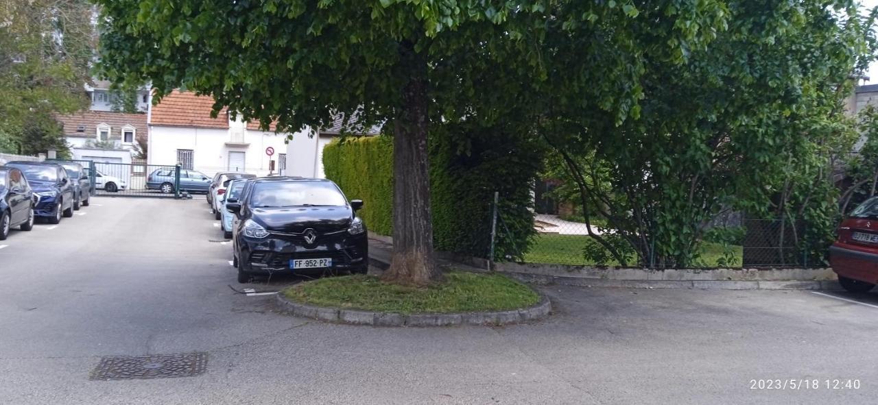 Le Phenix A Internet Haut Debit & Parking Digione Esterno foto