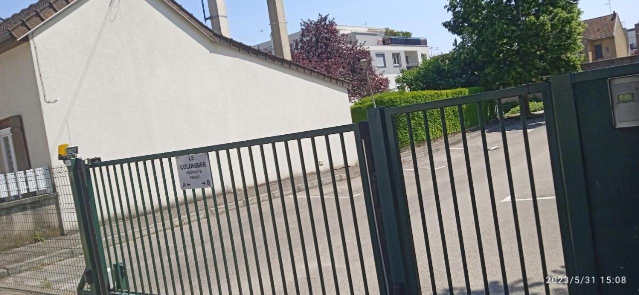 Le Phenix A Internet Haut Debit & Parking Digione Esterno foto